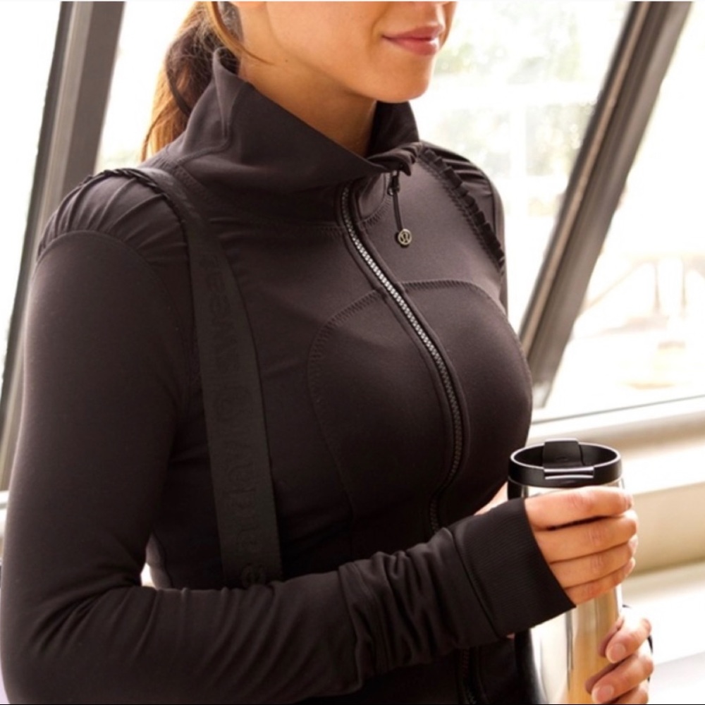 [SOLD] Lululemon :: *Rare* City to Yoga Jacket - size 2 Black - peplum - Picture 4 of 9